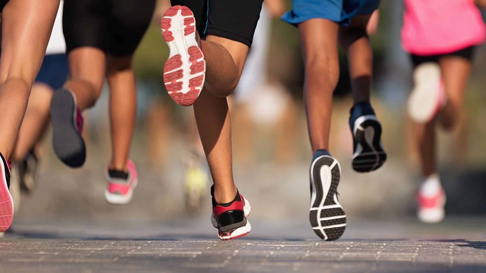 Comment démarrer la course à pied sans se blesser ? | Conseils d’un kiné du sport